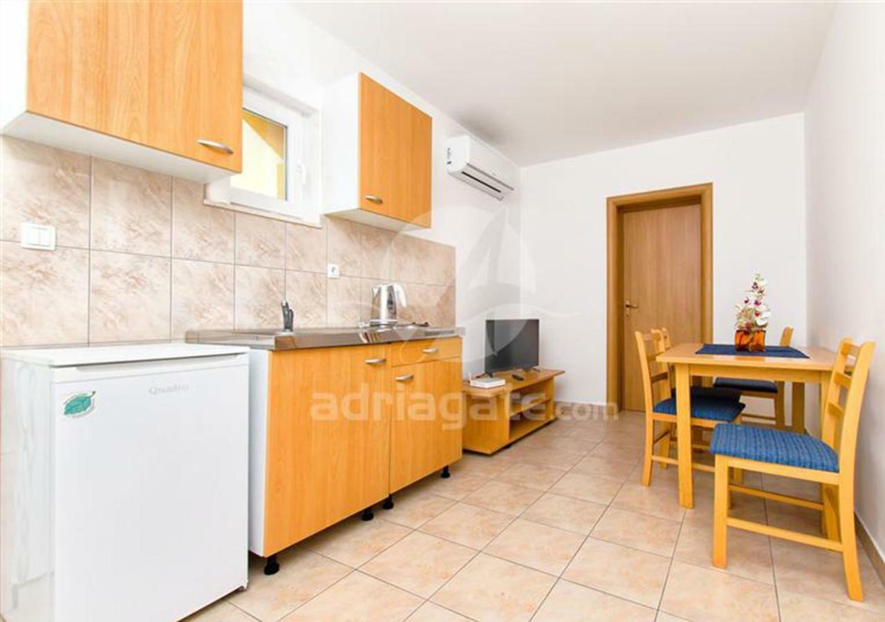 Apartments Iva ロゴズニッツァ エクステリア 写真